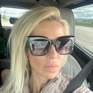 Stylish Black Oversized Sunglasses